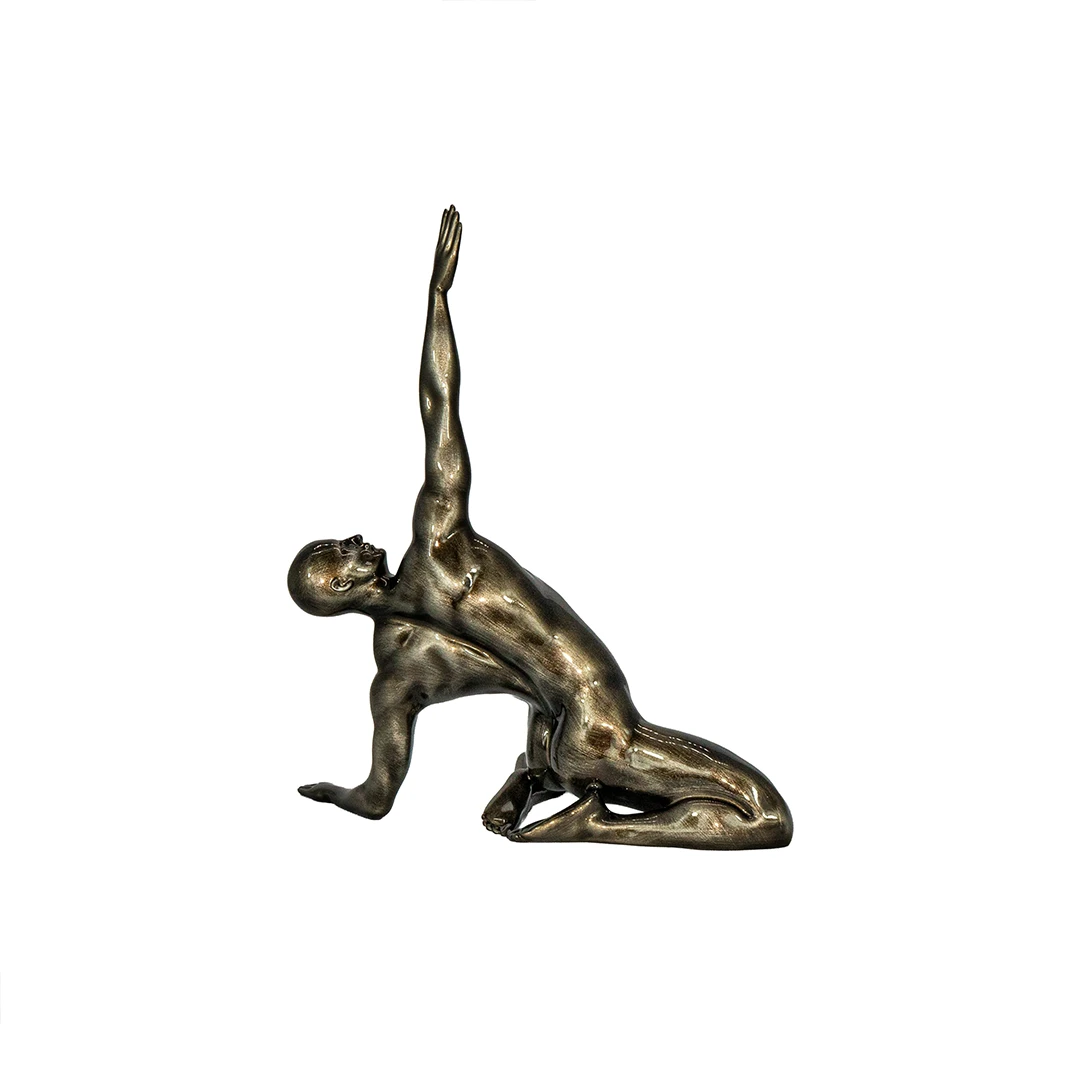 Vista frontale scultura atletica L'Equilibrio nero soprammobili di lusso Goia Argenti